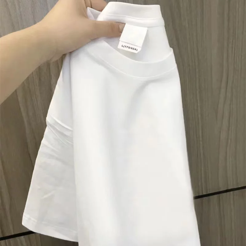 你爸爸呢吧 v哈哈